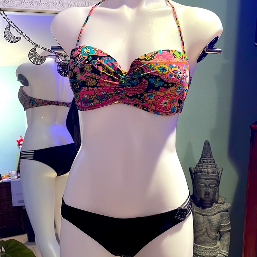 Victoria’s secret bikini, top is a 36C, bottoms are a small